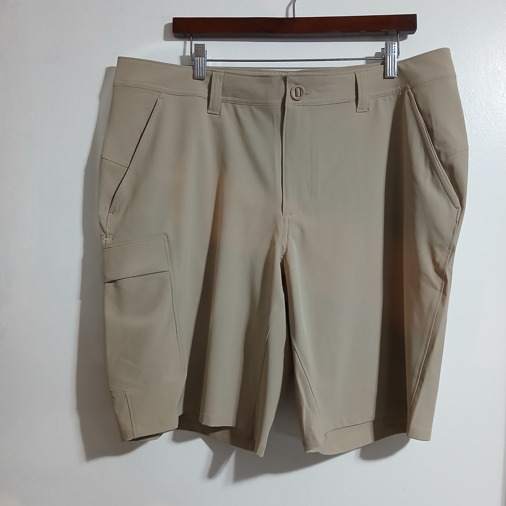 Under Armour Mens Cargo Shorts Sz‎ 38 Tan Loose Fit 10 Inseam UPF 50